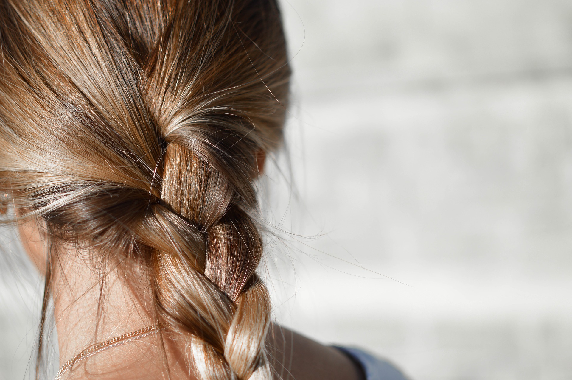 Los mejores consejos para cuidar tu cabello en verano